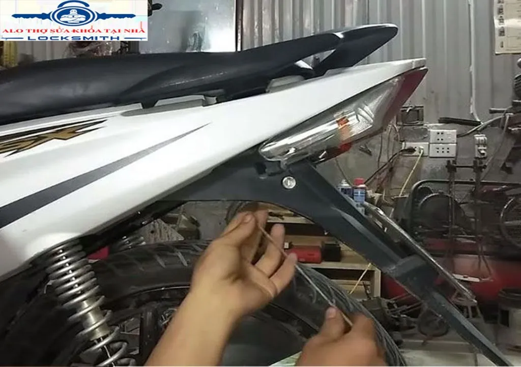 Cách Mở Cốp Xe Wave Rsx Rs .Cách Mở Cốp Xe không chìa