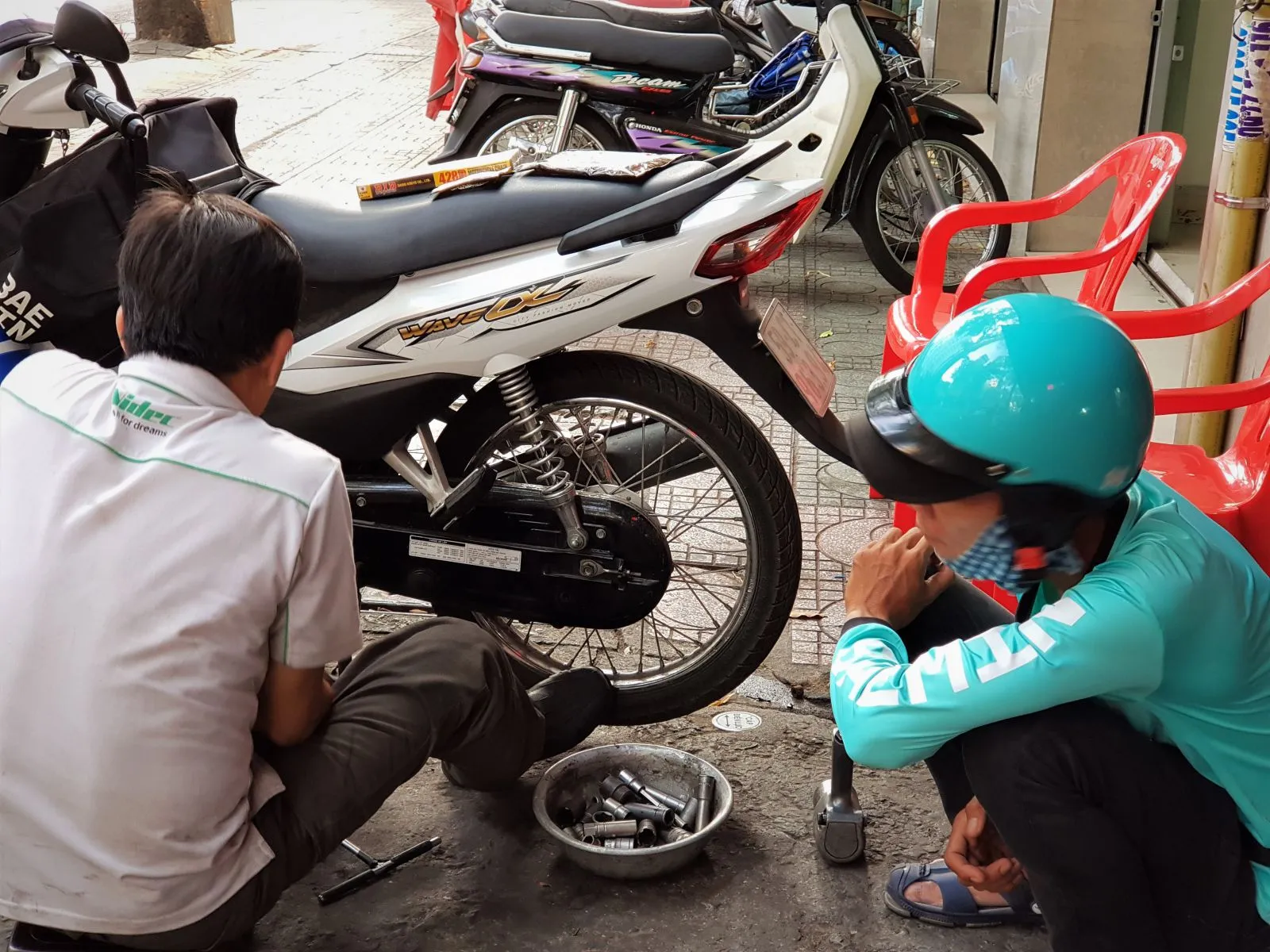 Quy trình thay thế nhông sên dĩa chính hãng tại đại lý cho xe Wave Alpha 2019