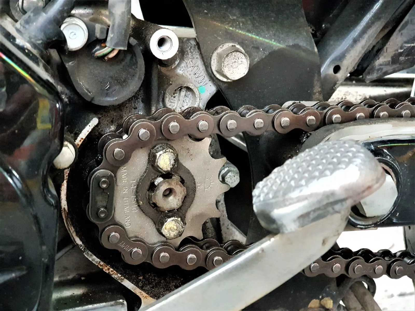 Hình ảnh lắp đặt sên DID nhông Mặt Trời tiêu chuẩn cho xe Wave Alpha 2019