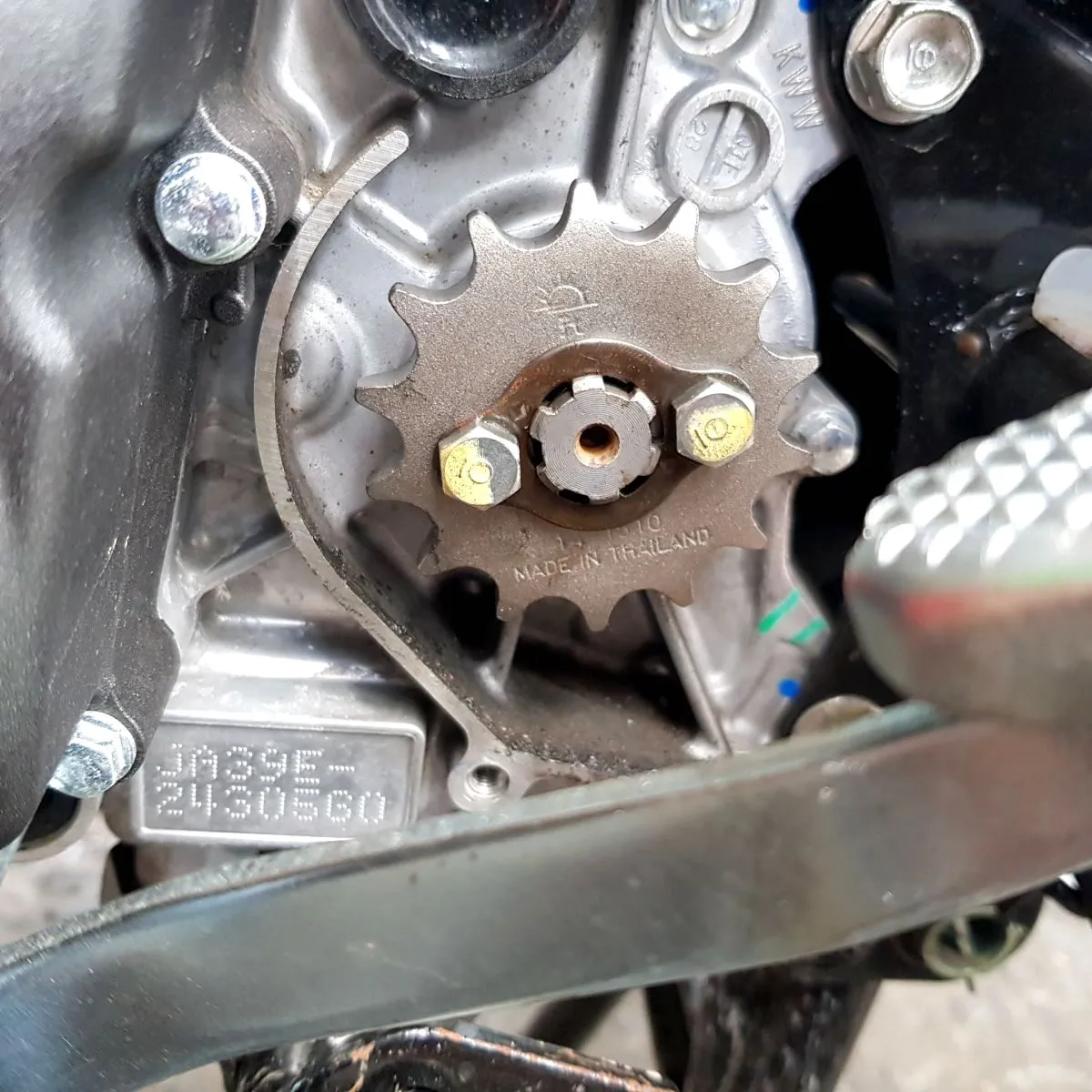 Kỹ thuật lắp đặt nhông Mặt Trời 14T chính xác cho xe Wave Alpha 2019