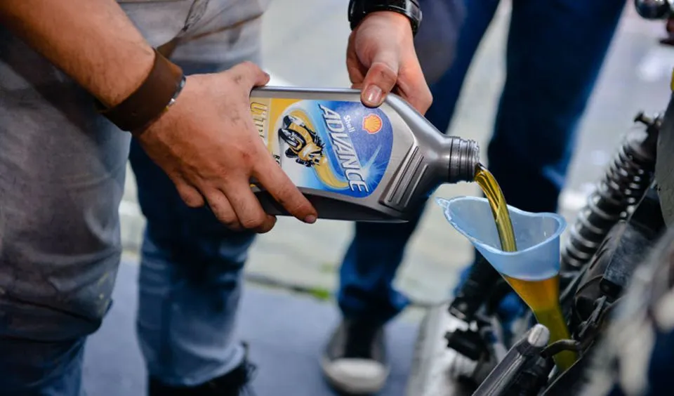 Công nghệ PurePlus của dầu nhớt Shell giúp tăng cường hiệu suất động cơ xe máy