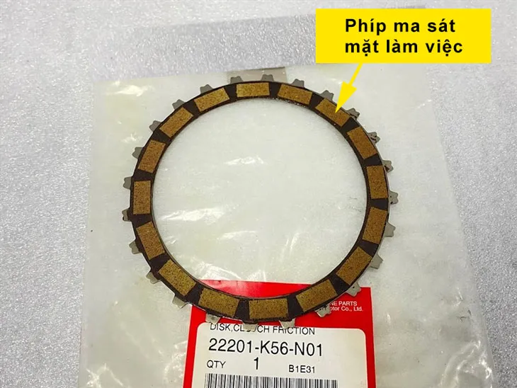 Các lá phíp (bố nồi sau) mòn là nguyên nhân chính gây trượt côn xe Wave