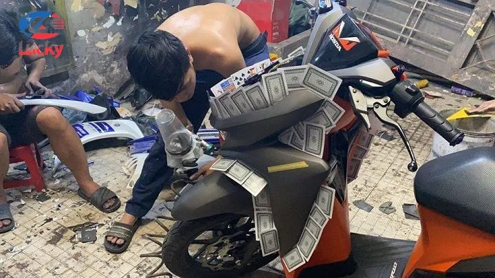 Giá phun sơn xe máy Honda các dòng xe số và xe tay ga phổ thông