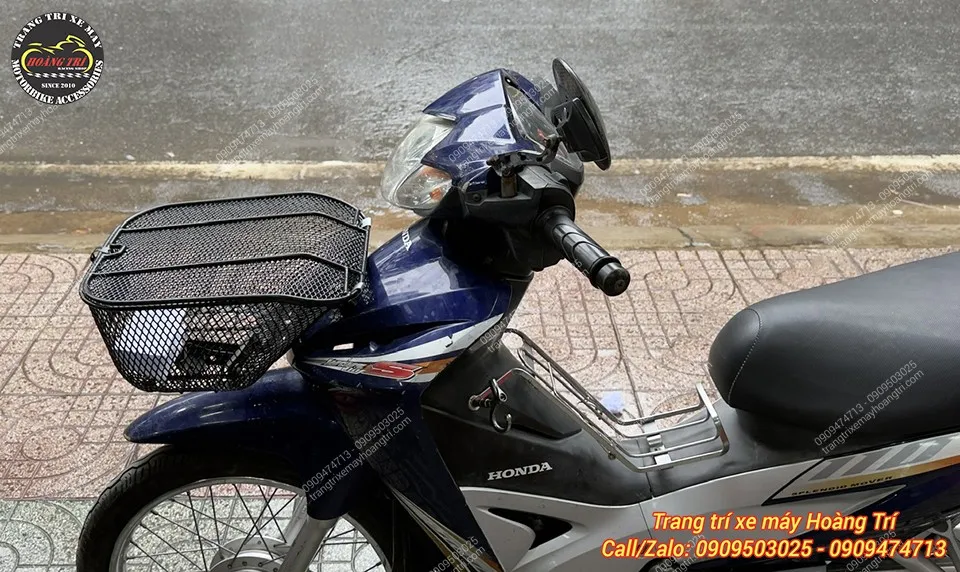 Rổ đựng đồ Wave có nắp là phụ kiện cần thiết cho những chuyến đi dưới thời tiết thay đổi bất thường