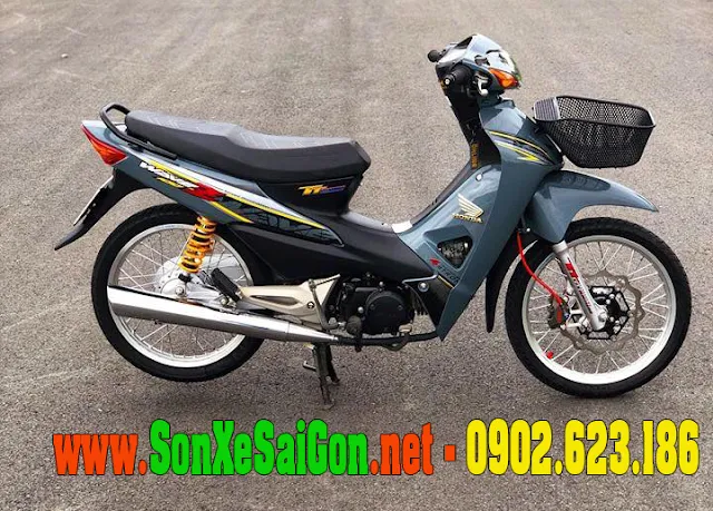 Dàn áo xe Wave sơn màu xanh xi măng, chi tiết các bộ phận được tháo rời và xử lý bề mặt.