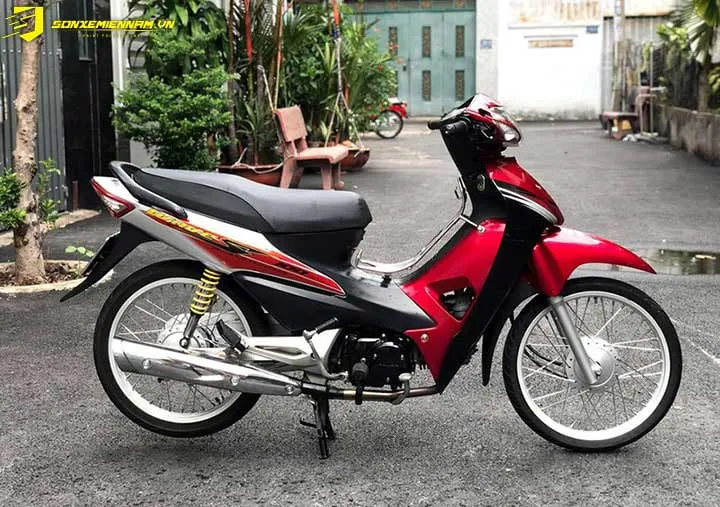 Xe Wave sơn màu đỏ Candy phối bạc, kết hợp tem đỏ đơn giản