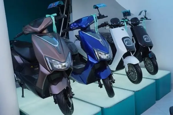 Sử dụng xe máy điện tiết kiệm nhiên liệu