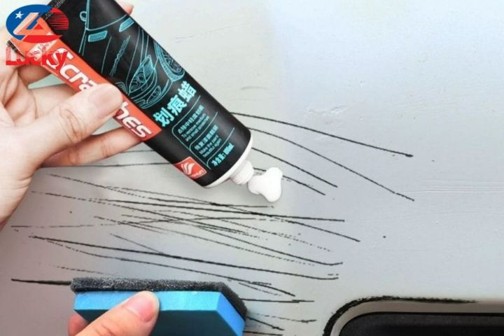 Hướng Dẫn Chi Tiết Cách Tẩy Vết Sơn Trên Xe Máy An Toàn Tuyệt Đối, Không Hại Lớp Sơn Zin