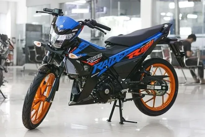 Xe Suzuki Raider 150 Fi, minh họa cho dòng xe sử dụng hệ thống khóa chống đoản; tham khảo giá ổ khóa xe máy Suzuki Raider