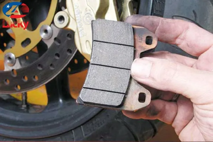 thay bố thắng xe máy khi phanh không nhạy