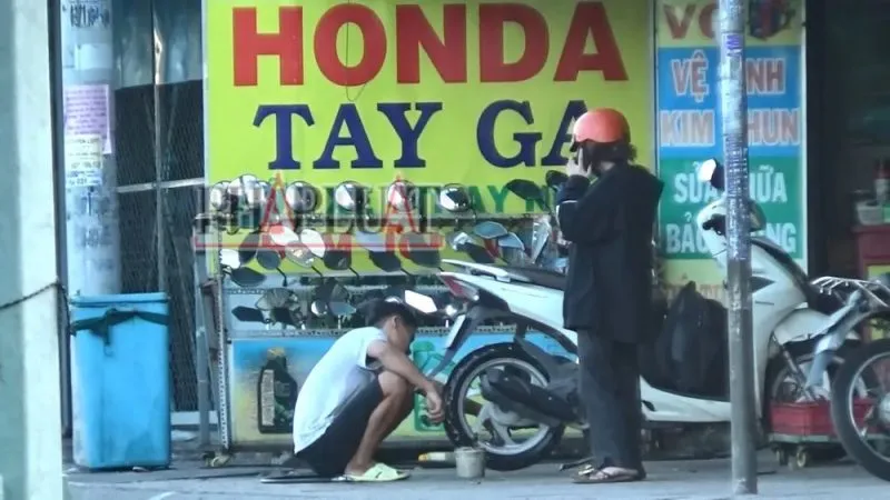 Thợ Sửa Xe Lợi Dụng Sơ Hở Can Thiệp Vào Động Cơ Để Thực Hiện Cách Phá Xe Máy Trục Lợi