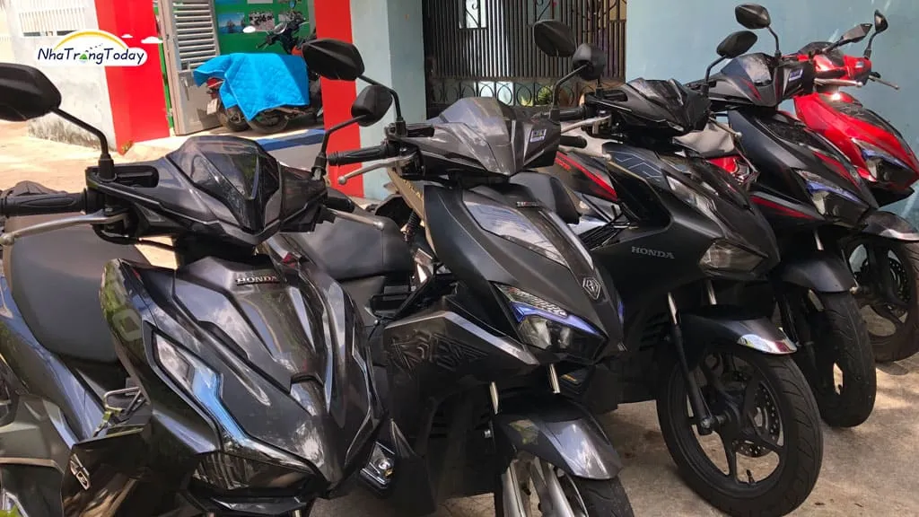 Phân tích chi tiết giá thuê xe máy Nha Trang - Nên thuê xe số hay xe ga?