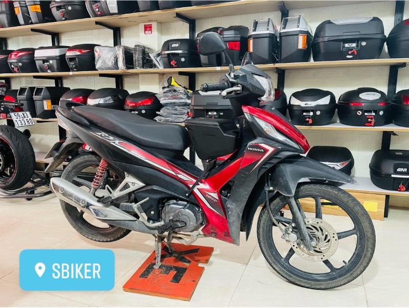 Thùng Giữa Xe Wave RSX Chính Hãng Givi G12N: Hướng Dẫn Lựa Chọn, Lắp Đặt Và Đánh Giá Chi Tiết 6 Thùng Giữa Xe Wave RSX Chính Hãng Givi G12N: Hướng Dẫn Lựa Chọn, Lắp Đặt Và Đánh Giá Chi Tiết