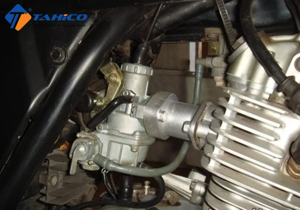 Mô hình thùng xăng và ống dẫn xăng xe Wave bị tắc nghẽn ảnh hưởng đến lưu thông nhiên liệu