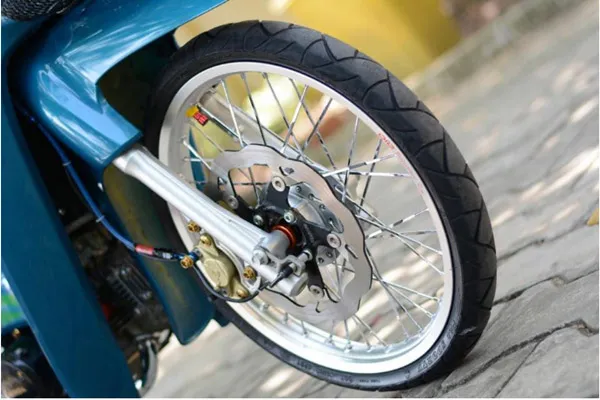 Độ Heo Brembo quen thuộc cho Wave kiểng