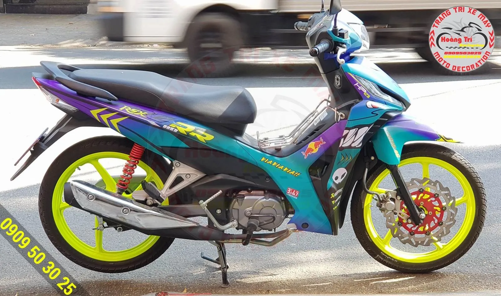 Tổng thể bộ tem cá mập với các phụ kiện độ xe khác trên Wave RSX 2014