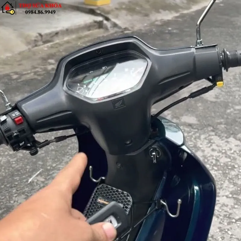 Sửa chữa ổ khóa Smartkey xe Wave bị kẹt hoặc lỗi kết nối