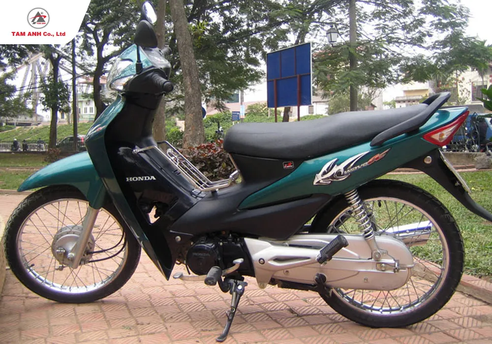 thiết kế xe wave alpha đời 2003 với bộ tem và màu sơn được làm mới