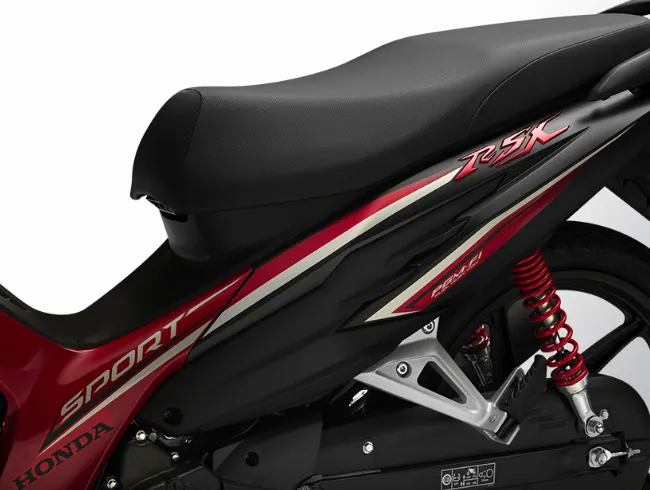 Cận cảnh mâm vành đúc và thiết kế phía trước mạnh mẽ của đồ chơi xe wave 110