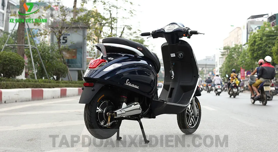 Phân tích cách sử dụng xe máy điện Vespa Venus đúng cách để tăng tuổi thọ pin.