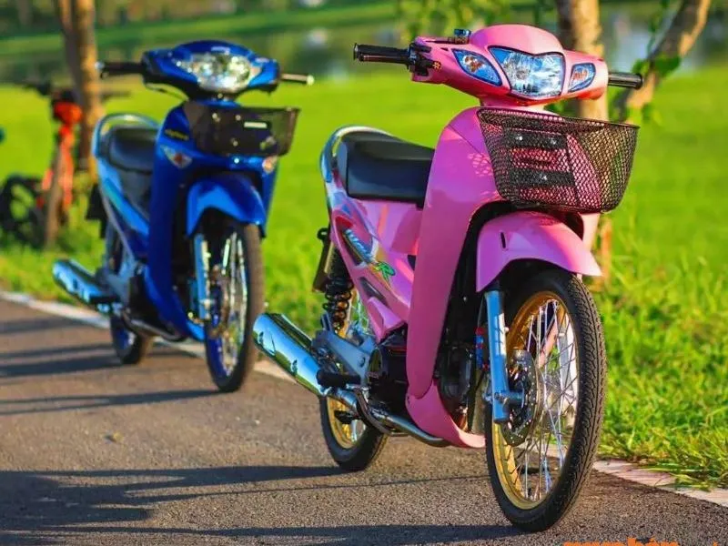 Xe Wave độ nhẹ với màu sơn độc đáo và tem đấu thể thao