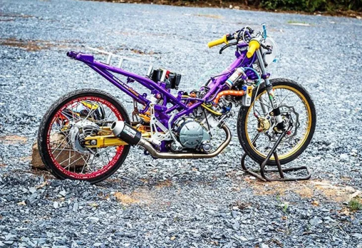 Xe Wave nhỏ dọn kiểng theo phong cách Drag Racing, tối giản hóa để đạt tốc độ tối đa