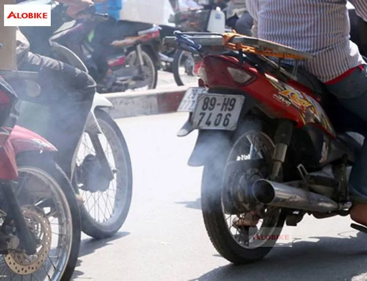 Xe Wave bị hao mòn bộ nồi gây nóng máy và xả khói đen do giảm hiệu suất đốt cháy.