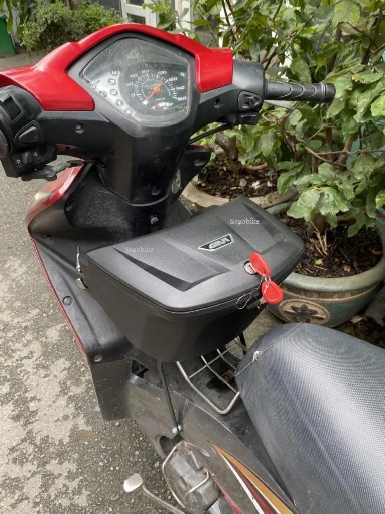 Thùng givi gắn xe wave S110 mẫu G12N mới nhất, trọn bộ bao gồm pát gắn chuyên dụng