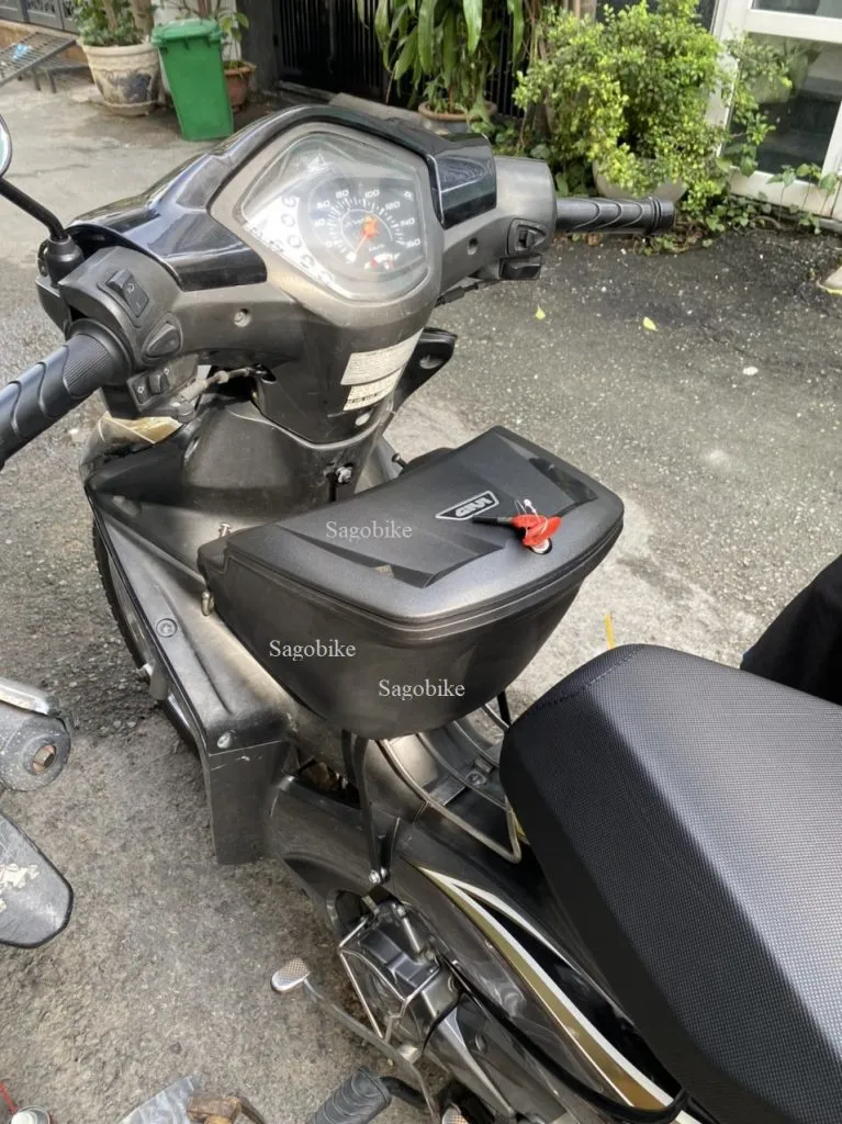 Địa chỉ cửa hàng chuyên bán phụ kiện thùng givi gắn xe wave chính hãng tại TP.HCM