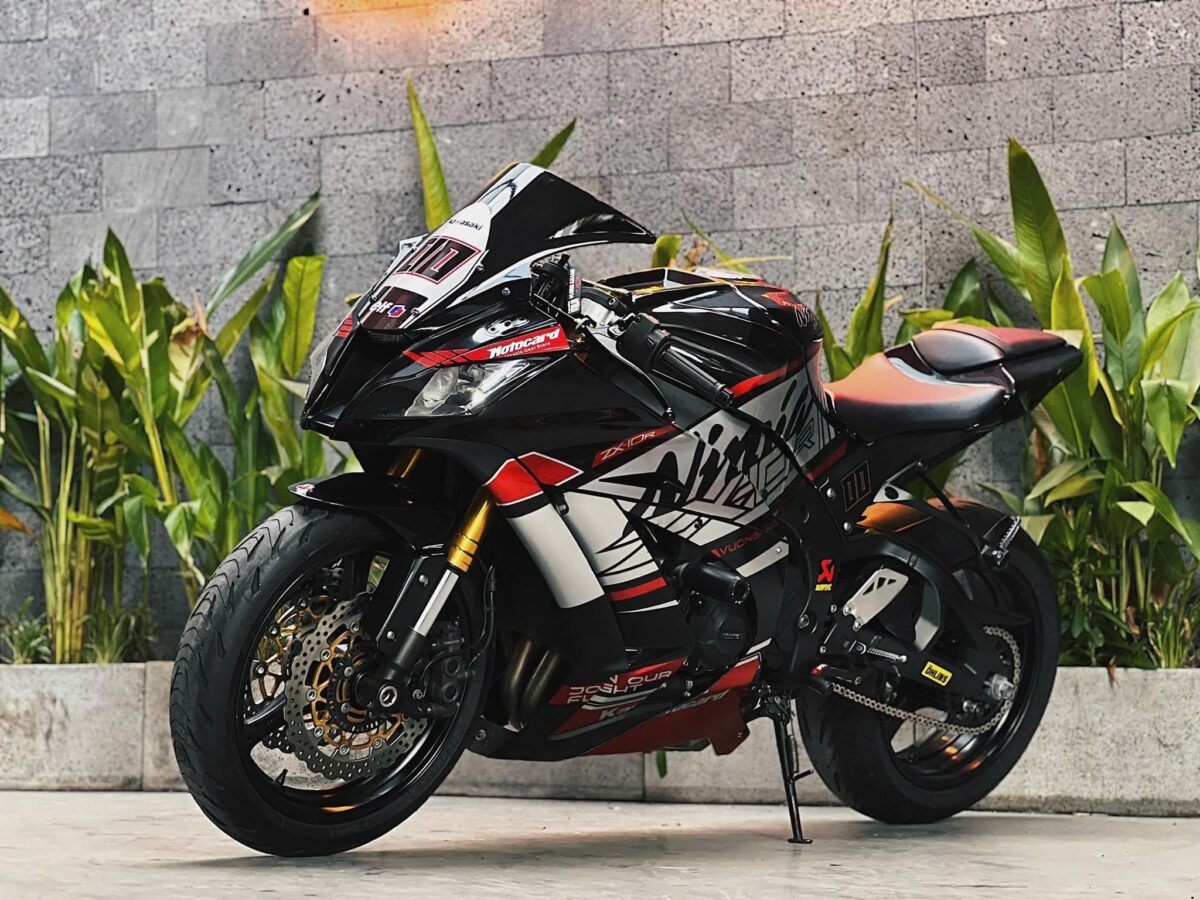 Decal Xe Wave Rsx: Hướng Dẫn Chi Tiết A-Z Về Các Mẫu Tem, Chất Liệu Và Kỹ Thuật Dán Chuyên Nghiệp 4 Decal Xe Wave Rsx: Hướng Dẫn Chi Tiết A-Z Về Các Mẫu Tem, Chất Liệu Và Kỹ Thuật Dán Chuyên Nghiệp