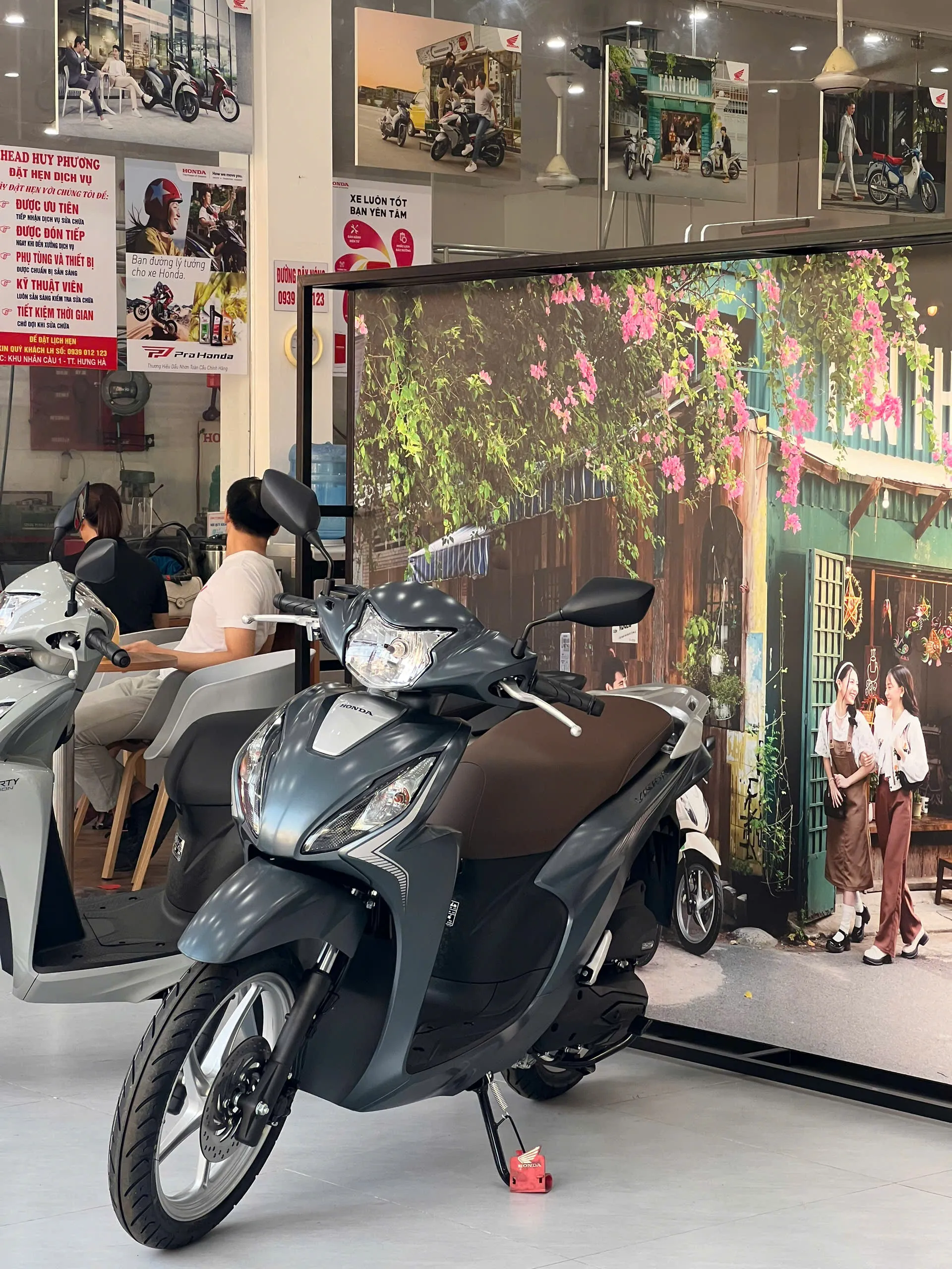 Hình ảnh chiếc Honda Vision 110cc màu trắng