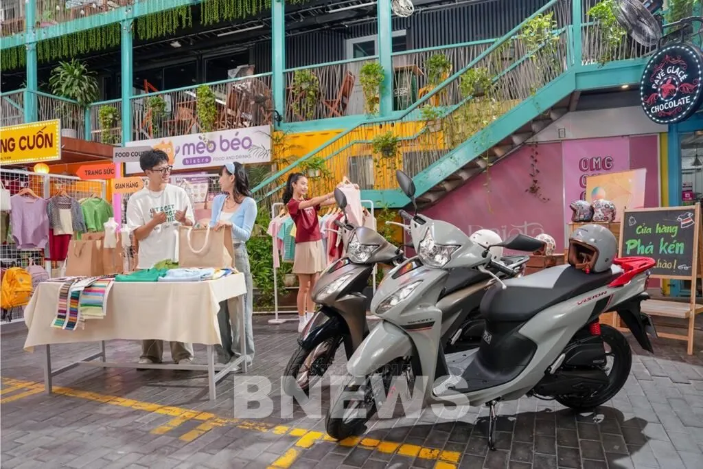 Honda Vision đang được bán với mức giá xe máy giảm giá tại đại lý