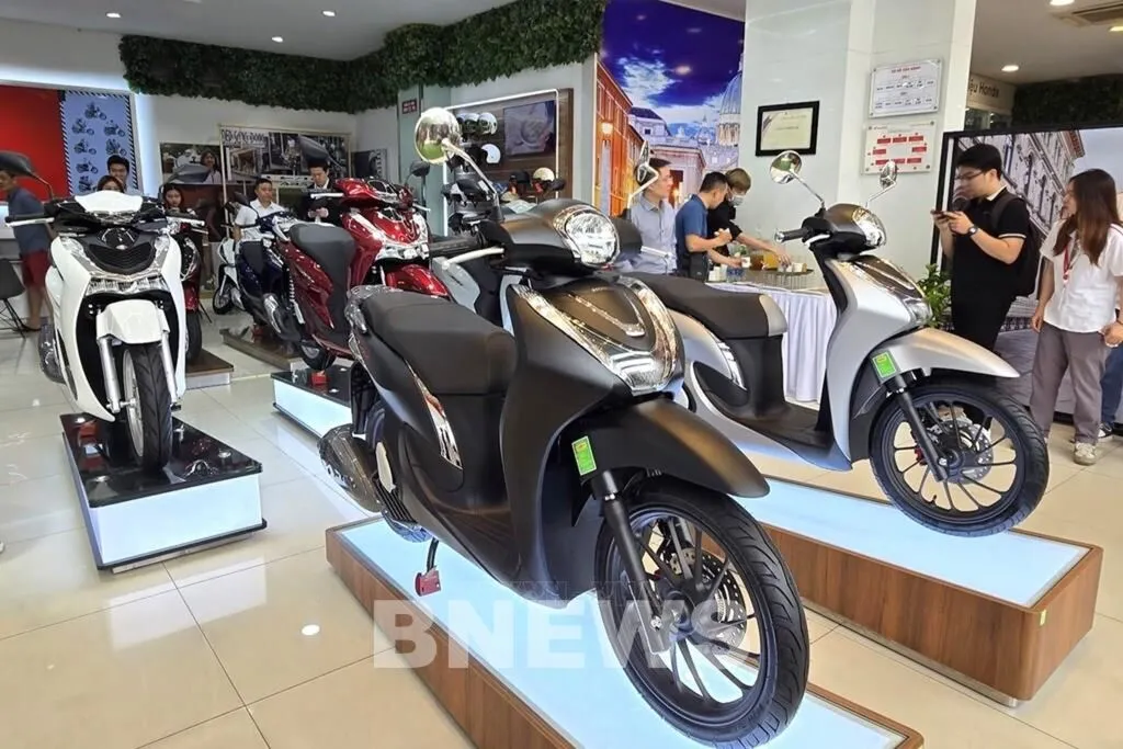 Đại lý xe máy Việt Nam đang đẩy mạnh chương trình khuyến mãi và giảm giá để xả kho