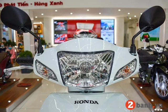 Phần đầu xe Wave Alpha 2026 với đèn Halogen