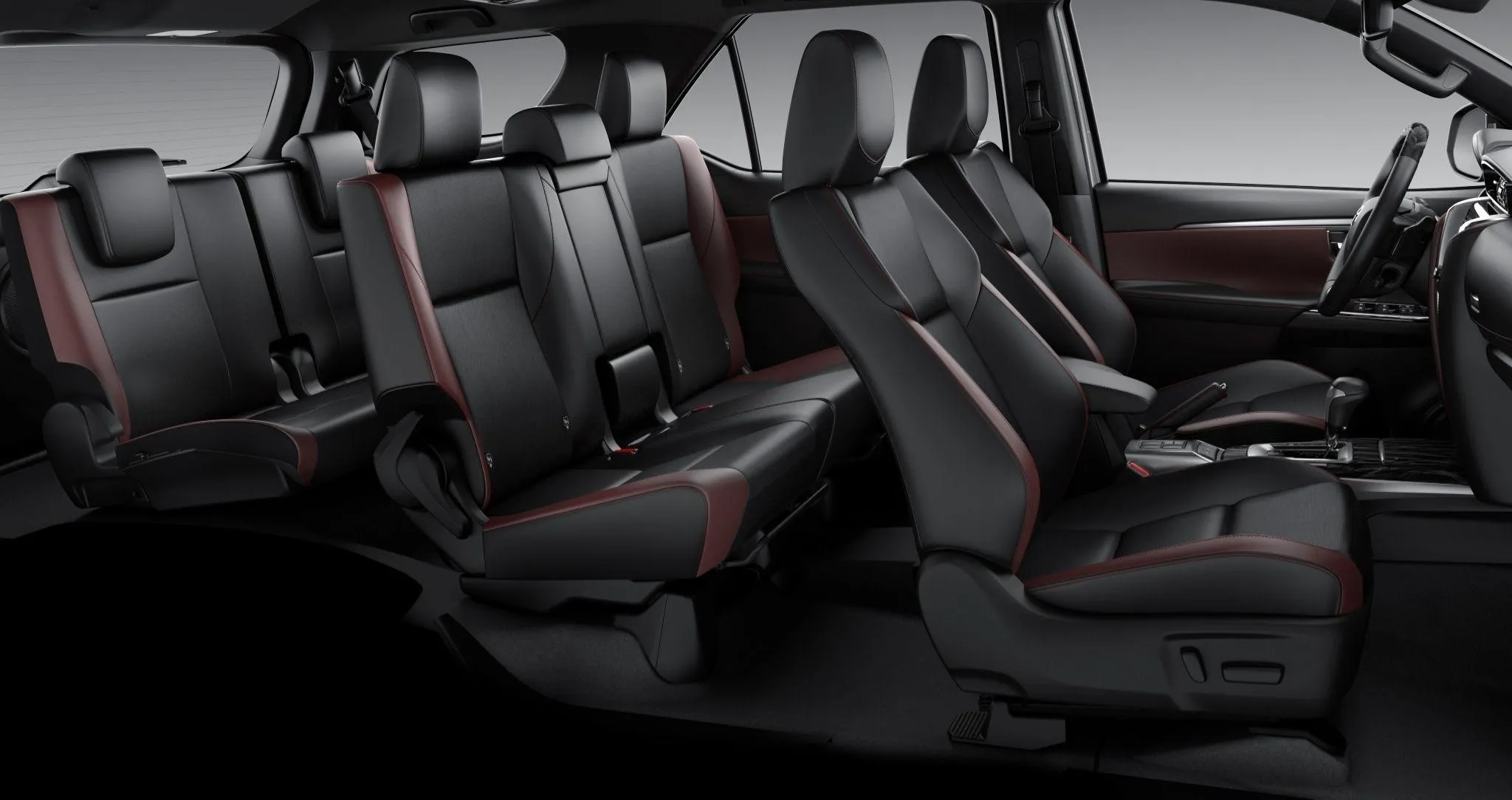 Hệ thống ghế ngồi Fortuner 2023, phù hợp cho gia đình có nhu cầu mua xe máy dầu và máy xăng