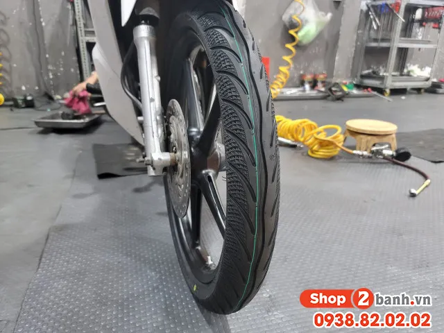 Đa dạng các kích cỡ vỏ không ruột Maxxis dành cho bánh mâm của xe Wave RSX