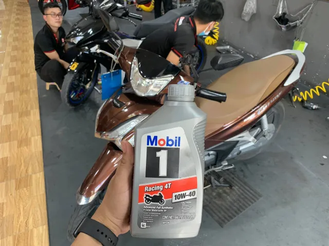 Mobil 1 Racing 4T 10W40 1L