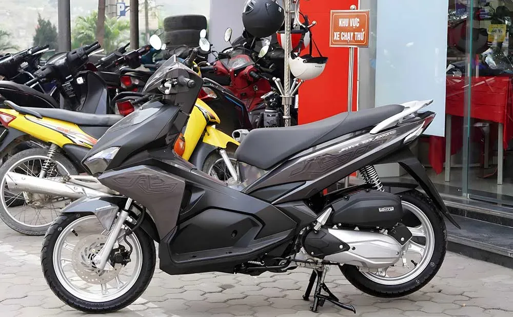 Air Blade 2016 với động cơ eSP, kiểu dáng thể thao hiện đại