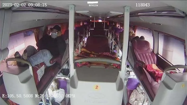 ảnh nằm trên xe khách