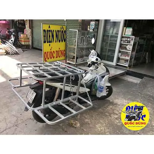 Baga giá kệ chở hàng xe máy có 2 cánh gập mở 68 x 72 cho xe ga và xe số