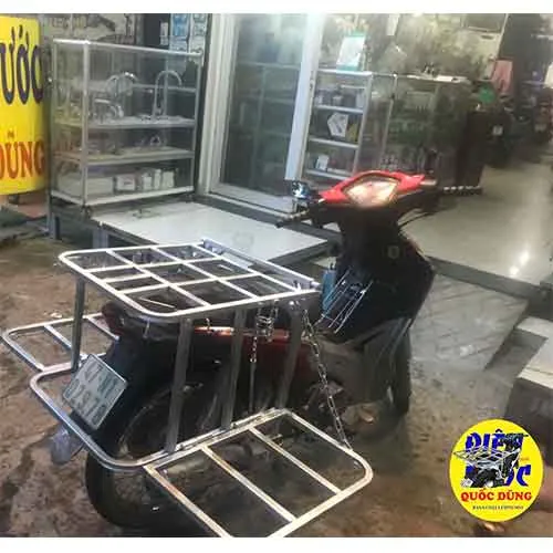Baga giá kệ chở hàng xe máy có 2 cánh gập mở 50 x 56 cho xe số