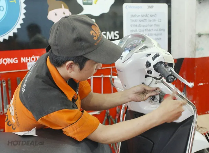 Quy trình thay thế và lắp đặt đèn LED BMA Z3 tại 3MP, tổng giá đèn pha xe máy