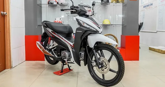 Wave RSX 2018 hãng Honda với thiết kế tem mới
