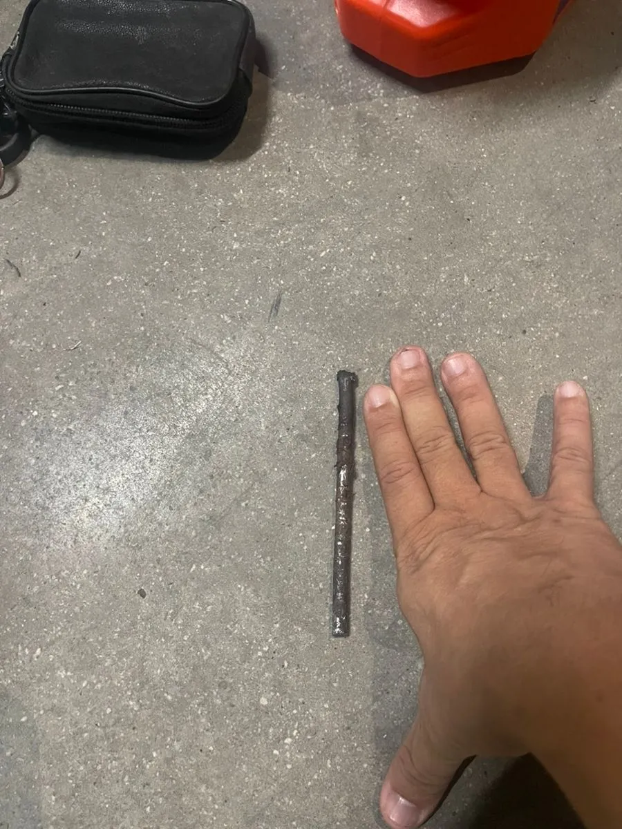 Hình ảnh khách hàng tin tưởng lựa chọn tráng lốp chống đinh