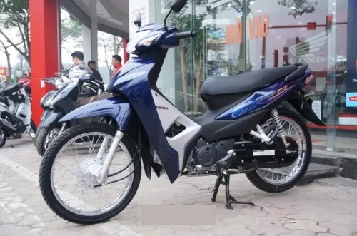 Cận cảnh chi tiết lốc máy và động cơ của Honda Wave Alpha 2020