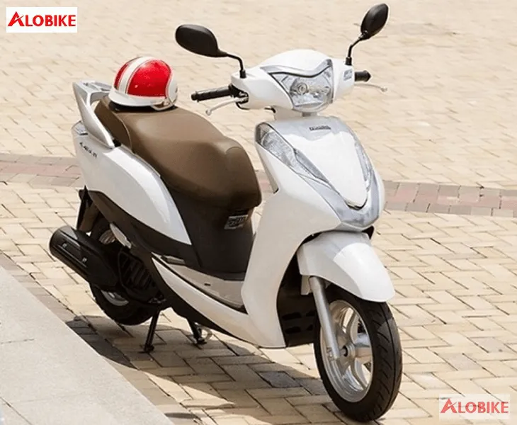 Honda Lead với dung tích cốp lớn và giá các loại xe máy của honda tầm trung
