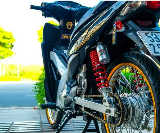 Hệ thống giảm xóc mang màu sắc thể thao và bình dầu YSS