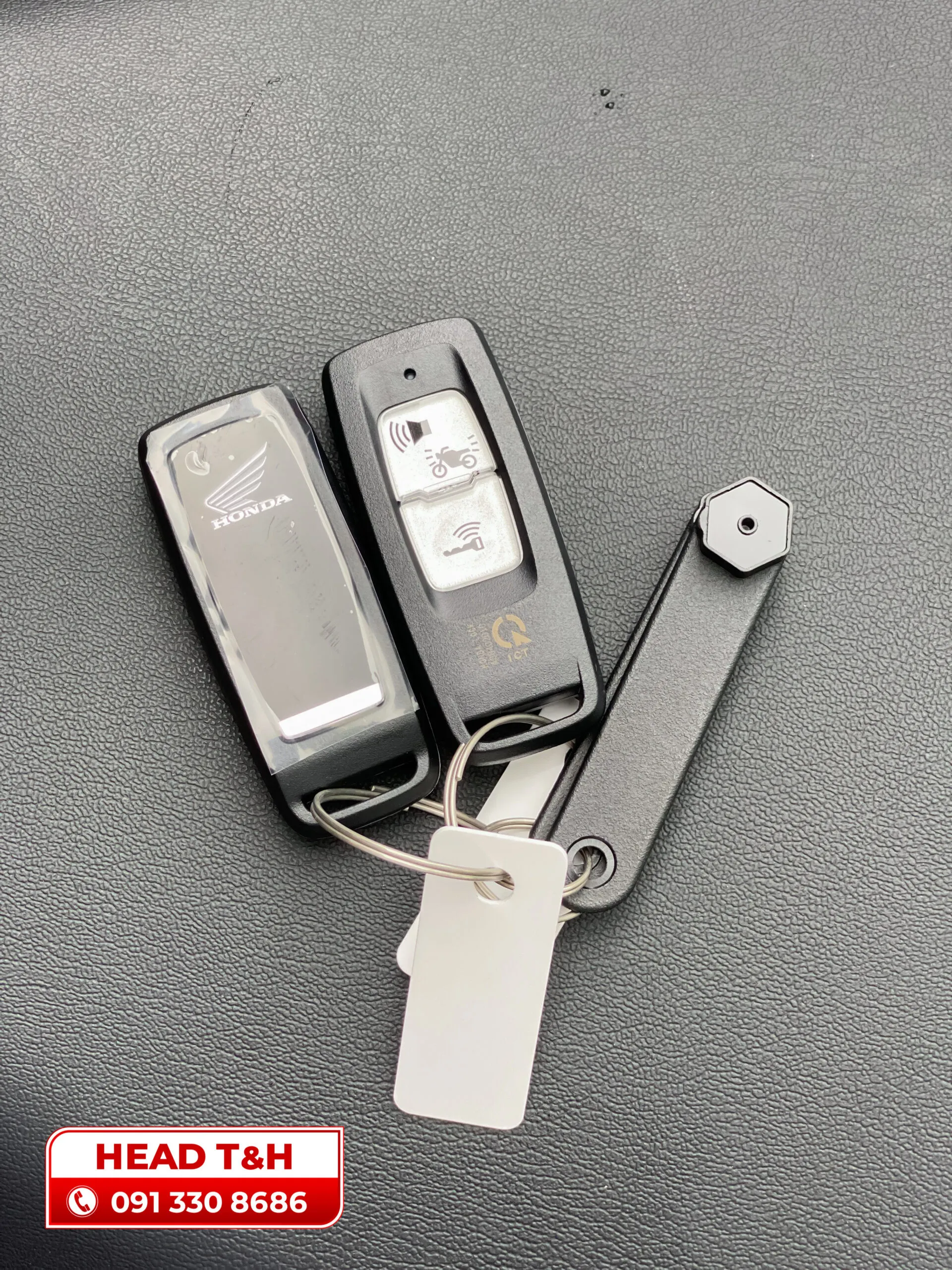 Hệ thống khóa thông minh Smart Key của xe máy SH nữ
