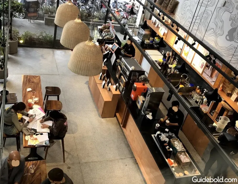 Hình ảnh đồ uống được trình bày đẹp mắt trong menu của The Coffee House