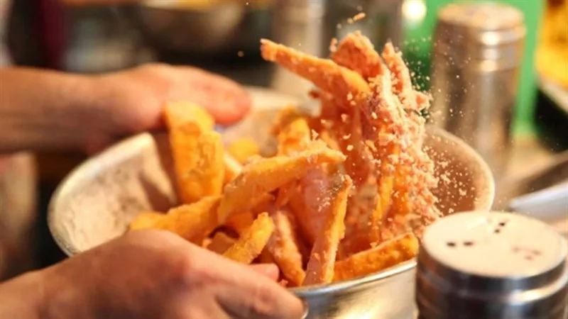 Khoai Lang Lắc Phô Mai Chiên Giòn